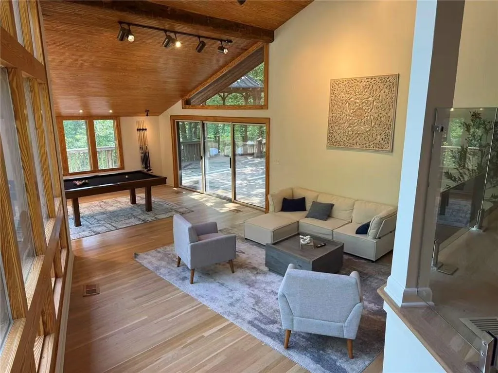 120 Laurel Drive Ne, Atlanta, Georgia 30342, 5 Bedrooms Bedrooms, ,5 BathroomsBathrooms,Residential,For Sale,120 Laurel Drive Ne,7663075