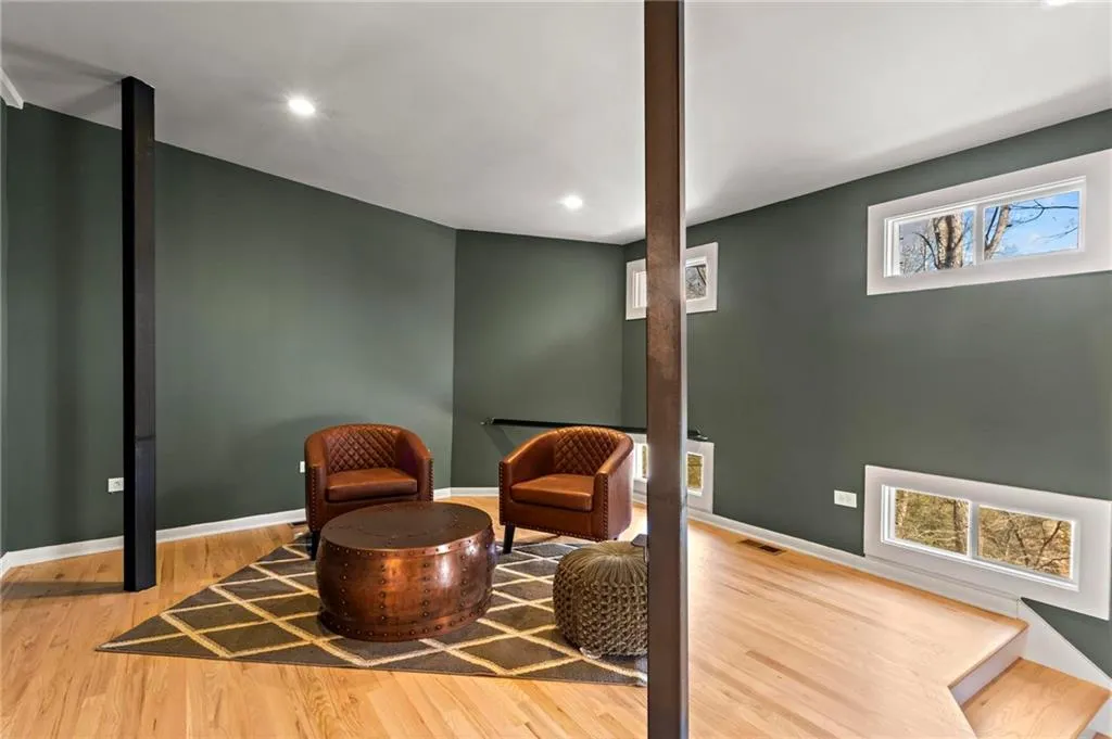120 Laurel Drive Ne, Atlanta, Georgia 30342, 5 Bedrooms Bedrooms, ,5 BathroomsBathrooms,Residential,For Sale,120 Laurel Drive Ne,7663075
