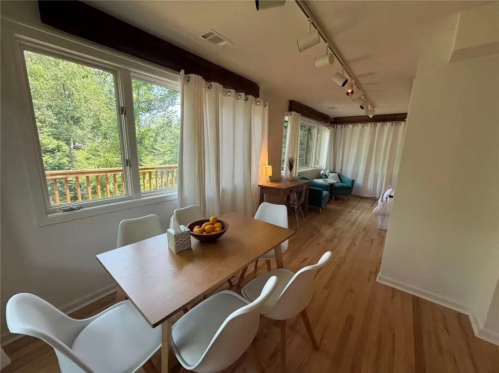 120 Laurel Drive Ne, Atlanta, Georgia 30342, 5 Bedrooms Bedrooms, ,5 BathroomsBathrooms,Residential,For Sale,120 Laurel Drive Ne,7663075