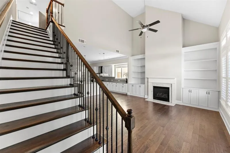 6454 Meridian Way, Atlanta, Georgia 30328, 5 Bedrooms Bedrooms, ,4 BathroomsBathrooms,Residential,For Sale,6454 Meridian Way,7625222