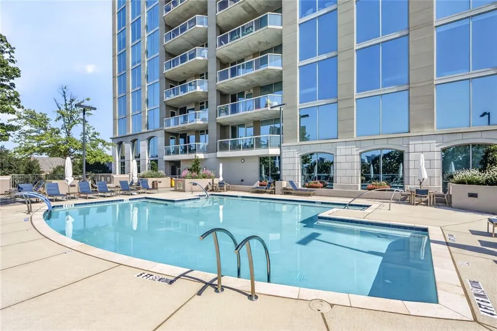 2795 Peachtree Road Ne Unit 802, Atlanta, Georgia 30305, 2 Bedrooms Bedrooms, 0 ,2 BathroomsBathrooms,Residential,For Sale,2795 Peachtree Road Ne Unit 802,7823554