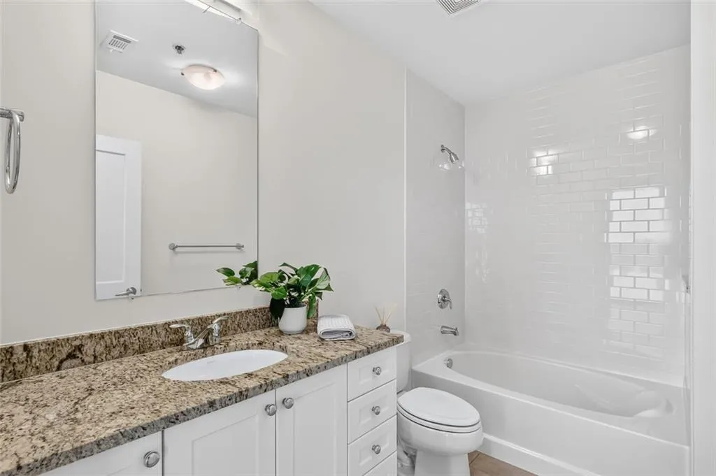 Guest suite bath