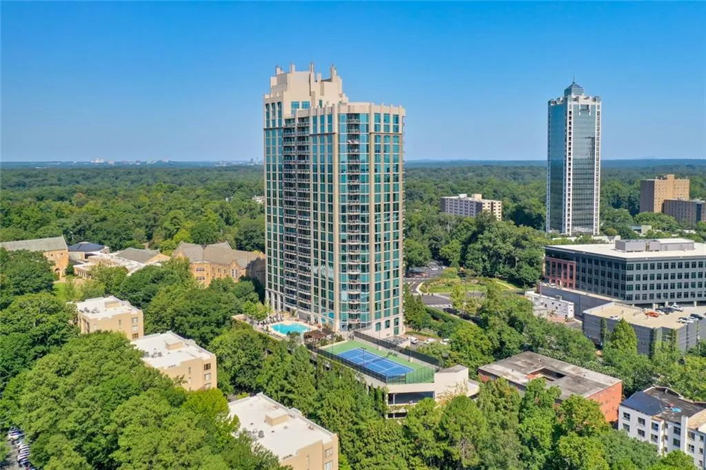 2795 Peachtree Road Ne Unit 802, Atlanta, Georgia 30305, 2 Bedrooms Bedrooms, 0 ,2 BathroomsBathrooms,Residential,For Sale,2795 Peachtree Road Ne Unit 802,7823554