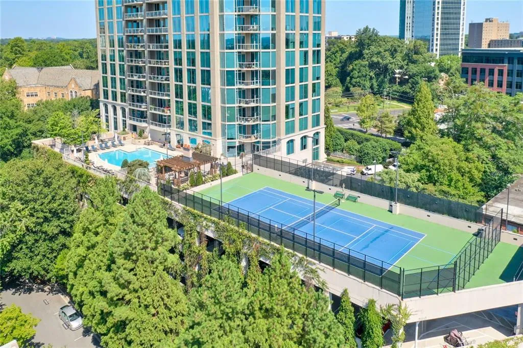 2795 Peachtree Road Ne Unit 802, Atlanta, Georgia 30305, 2 Bedrooms Bedrooms, 0 ,2 BathroomsBathrooms,Residential,For Sale,2795 Peachtree Road Ne Unit 802,7823554