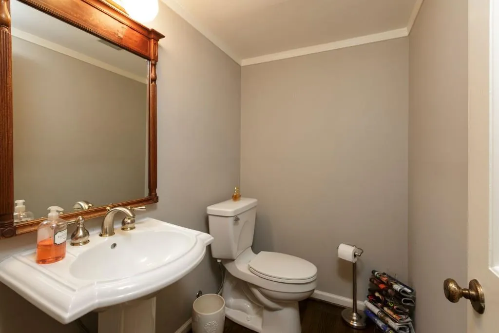 470 Cambridge Way, Sandy Springs, Georgia 30328, 4 Bedrooms Bedrooms, ,3 BathroomsBathrooms,Residential,Sold,470 Cambridge Way,6769454