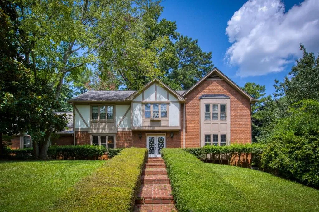 470 Cambridge Way, Sandy Springs, Georgia 30328, 4 Bedrooms Bedrooms, ,3 BathroomsBathrooms,Residential,Sold,470 Cambridge Way,6769454