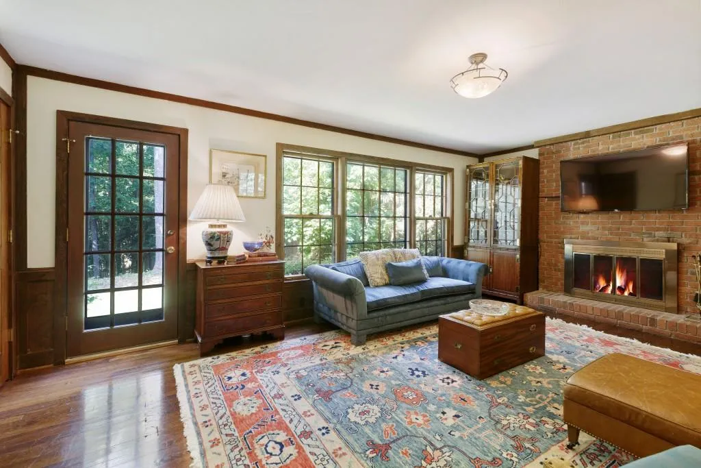 470 Cambridge Way, Sandy Springs, Georgia 30328, 4 Bedrooms Bedrooms, ,3 BathroomsBathrooms,Residential,Sold,470 Cambridge Way,6769454