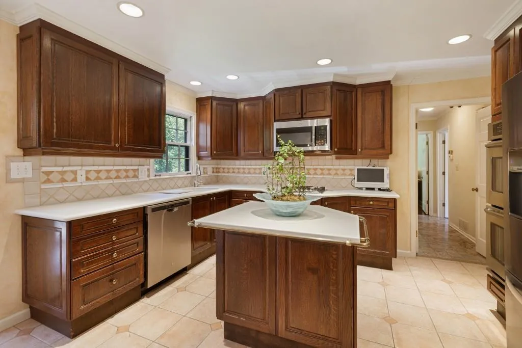 470 Cambridge Way, Sandy Springs, Georgia 30328, 4 Bedrooms Bedrooms, ,3 BathroomsBathrooms,Residential,Sold,470 Cambridge Way,6769454