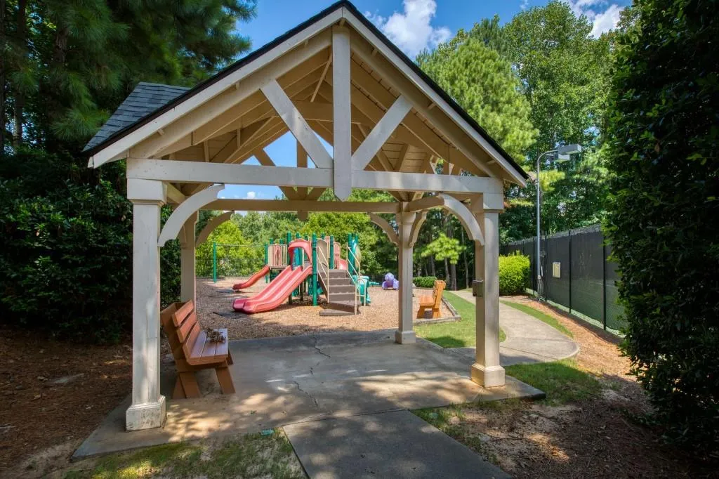 470 Cambridge Way, Sandy Springs, Georgia 30328, 4 Bedrooms Bedrooms, ,3 BathroomsBathrooms,Residential,Sold,470 Cambridge Way,6769454