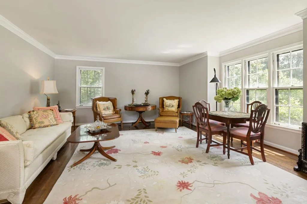 470 Cambridge Way, Sandy Springs, Georgia 30328, 4 Bedrooms Bedrooms, ,3 BathroomsBathrooms,Residential,Sold,470 Cambridge Way,6769454