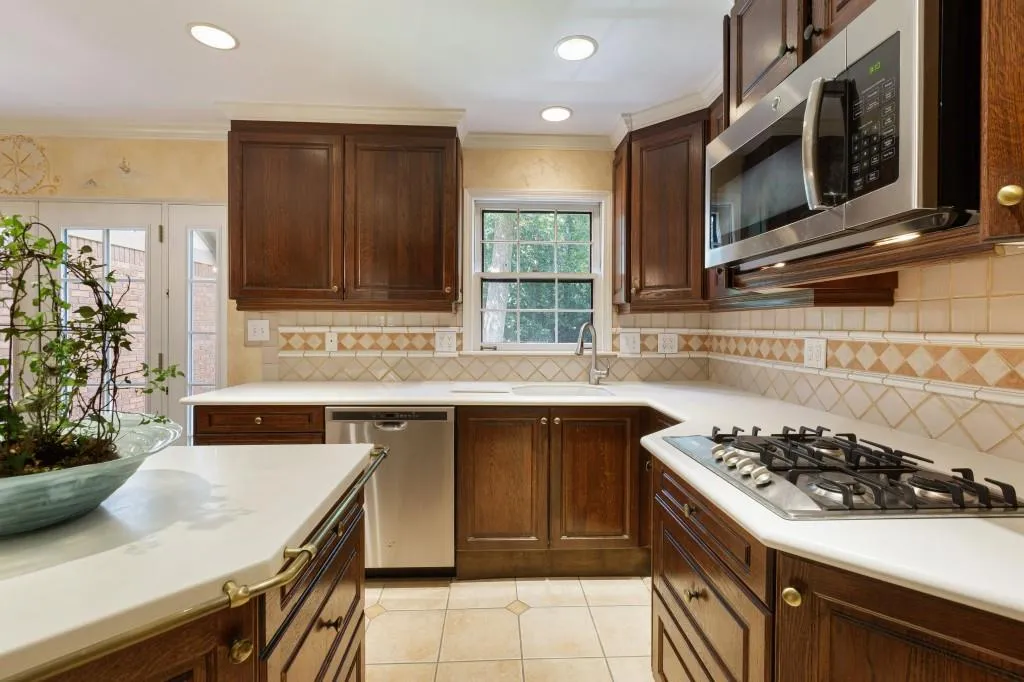 470 Cambridge Way, Sandy Springs, Georgia 30328, 4 Bedrooms Bedrooms, ,3 BathroomsBathrooms,Residential,Sold,470 Cambridge Way,6769454