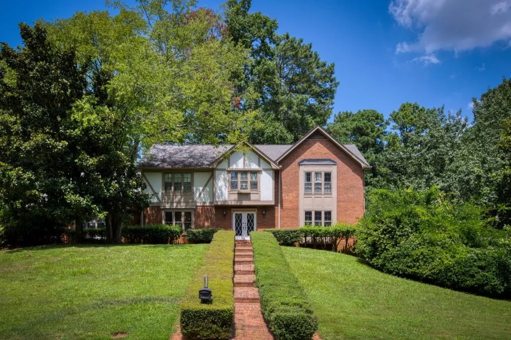 470 Cambridge Way, Sandy Springs, Georgia 30328, 4 Bedrooms Bedrooms, ,3 BathroomsBathrooms,Residential,Sold,470 Cambridge Way,6769454