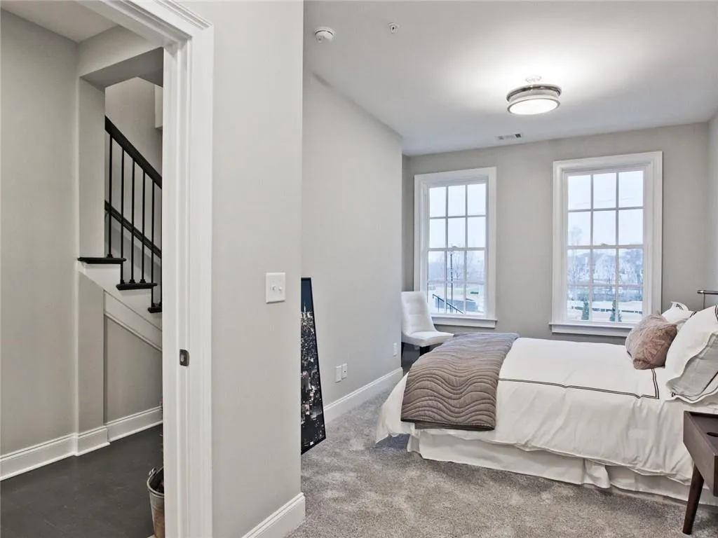 6690 Sterling Drive, Sandy Springs, Georgia 30328, 2 Bedrooms Bedrooms, ,3 BathroomsBathrooms,Residential,Sold,6690 Sterling Drive,6987347