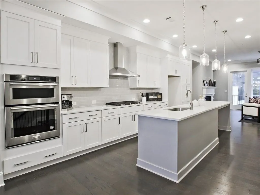 6690 Sterling Drive, Sandy Springs, Georgia 30328, 2 Bedrooms Bedrooms, ,3 BathroomsBathrooms,Residential,Sold,6690 Sterling Drive,6987347