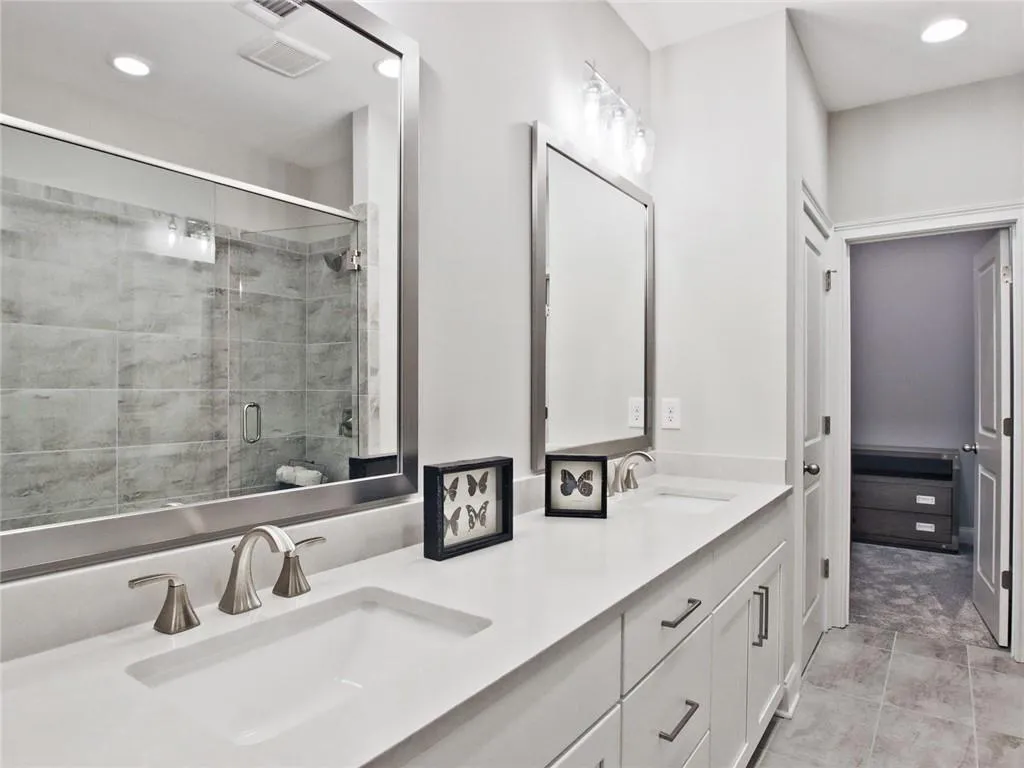 6690 Sterling Drive, Sandy Springs, Georgia 30328, 2 Bedrooms Bedrooms, ,3 BathroomsBathrooms,Residential,Sold,6690 Sterling Drive,6987347