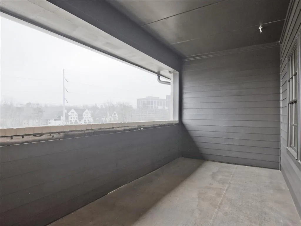 6690 Sterling Drive, Sandy Springs, Georgia 30328, 2 Bedrooms Bedrooms, ,3 BathroomsBathrooms,Residential,Sold,6690 Sterling Drive,6987347