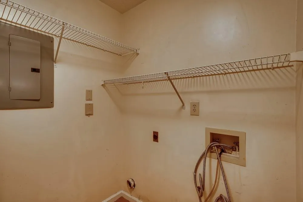 119 Granville Court, Sandy Springs, Georgia 30328, 2 Bedrooms Bedrooms, ,2 BathroomsBathrooms,Residential,Sold,119 Granville Court,6930016