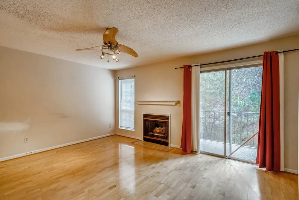 119 Granville Court, Sandy Springs, Georgia 30328, 2 Bedrooms Bedrooms, ,2 BathroomsBathrooms,Residential,Sold,119 Granville Court,6930016