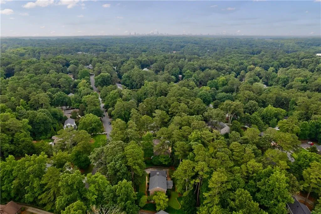 6266 Mountain Brook Way, Atlanta, Georgia 30328, 4 Bedrooms Bedrooms, ,3 BathroomsBathrooms,Residential,Sold,6266 Mountain Brook Way,7082713