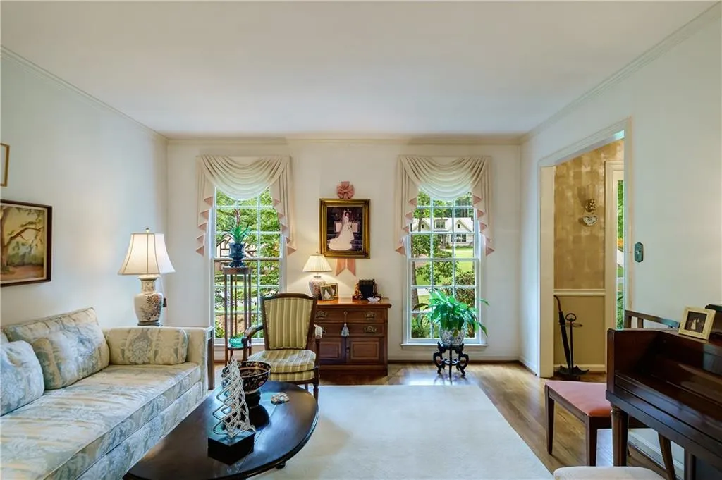 6266 Mountain Brook Way, Atlanta, Georgia 30328, 4 Bedrooms Bedrooms, ,3 BathroomsBathrooms,Residential,Sold,6266 Mountain Brook Way,7082713