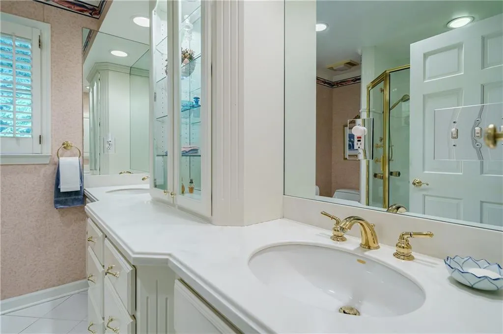 6266 Mountain Brook Way, Atlanta, Georgia 30328, 4 Bedrooms Bedrooms, ,3 BathroomsBathrooms,Residential,Sold,6266 Mountain Brook Way,7082713