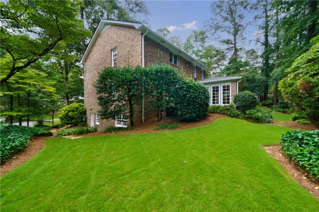 6266 Mountain Brook Way, Atlanta, Georgia 30328, 4 Bedrooms Bedrooms, ,3 BathroomsBathrooms,Residential,Sold,6266 Mountain Brook Way,7082713