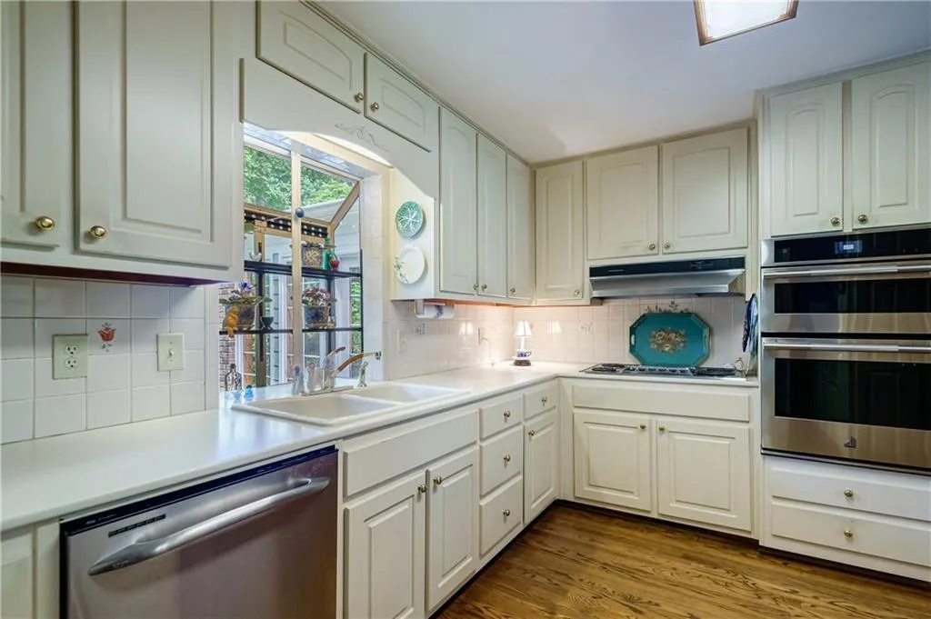 6266 Mountain Brook Way, Atlanta, Georgia 30328, 4 Bedrooms Bedrooms, ,3 BathroomsBathrooms,Residential,Sold,6266 Mountain Brook Way,7082713