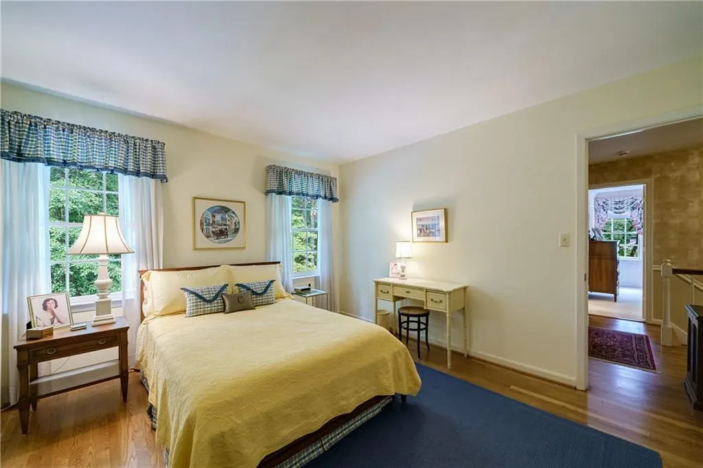 6266 Mountain Brook Way, Atlanta, Georgia 30328, 4 Bedrooms Bedrooms, ,3 BathroomsBathrooms,Residential,Sold,6266 Mountain Brook Way,7082713