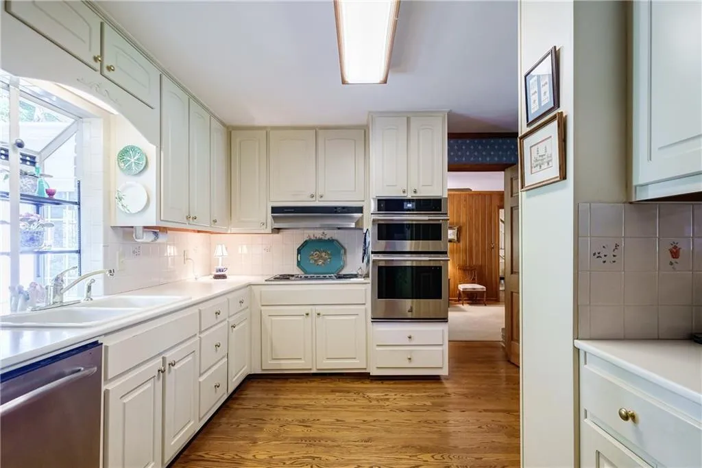 6266 Mountain Brook Way, Atlanta, Georgia 30328, 4 Bedrooms Bedrooms, ,3 BathroomsBathrooms,Residential,Sold,6266 Mountain Brook Way,7082713