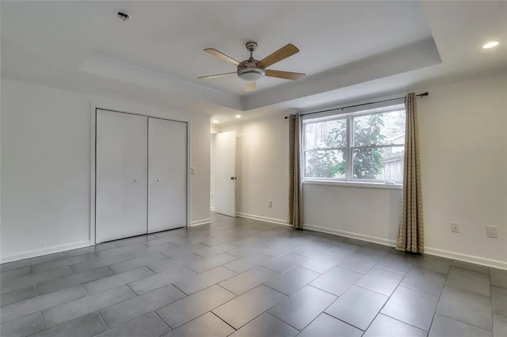 960 Ivy Falls Drive, Sandy Springs, Georgia 30328, 5 Bedrooms Bedrooms, ,4 BathroomsBathrooms,Residential,Sold,960 Ivy Falls Drive,6512798