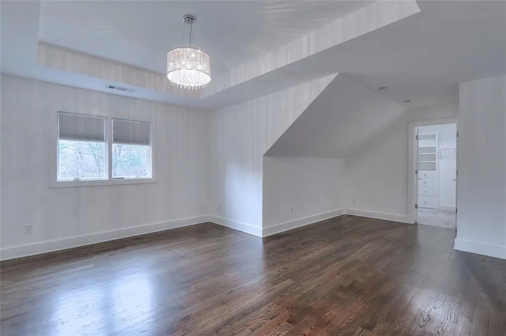 960 Ivy Falls Drive, Sandy Springs, Georgia 30328, 5 Bedrooms Bedrooms, ,4 BathroomsBathrooms,Residential,Sold,960 Ivy Falls Drive,6512798