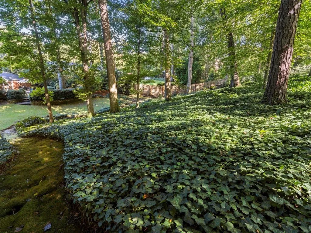 4735 Huntley Drive, Atlanta, Georgia 30342, 4 Bedrooms Bedrooms, ,3 BathroomsBathrooms,Residential,Sold,4735 Huntley Drive,6796731