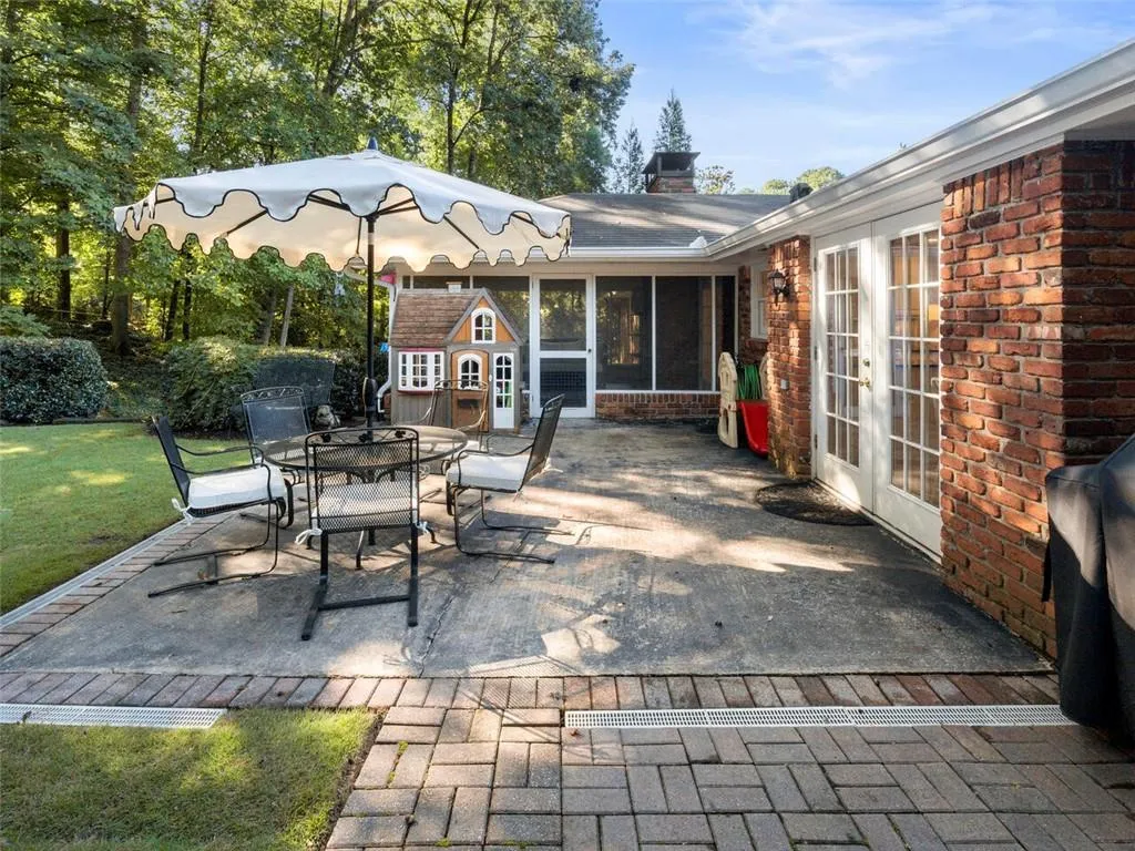 4735 Huntley Drive, Atlanta, Georgia 30342, 4 Bedrooms Bedrooms, ,3 BathroomsBathrooms,Residential,Sold,4735 Huntley Drive,6796731