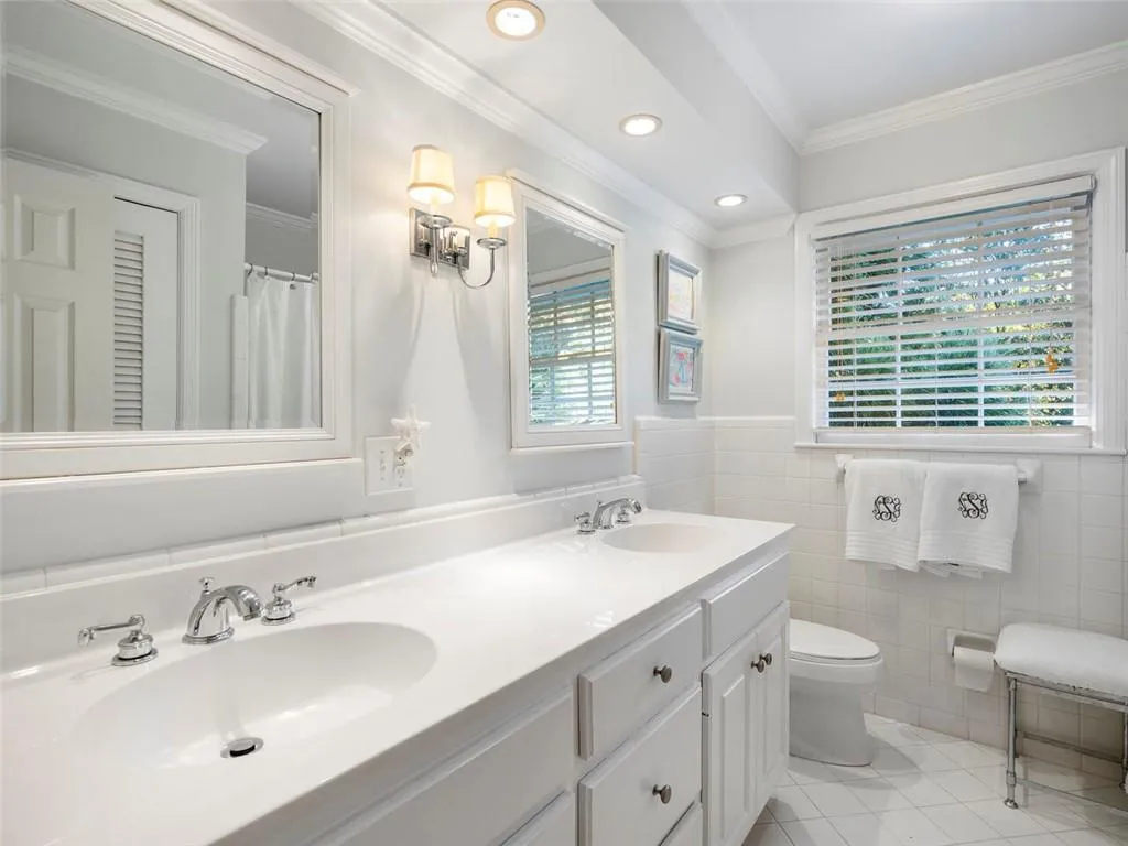 4735 Huntley Drive, Atlanta, Georgia 30342, 4 Bedrooms Bedrooms, ,3 BathroomsBathrooms,Residential,Sold,4735 Huntley Drive,6796731