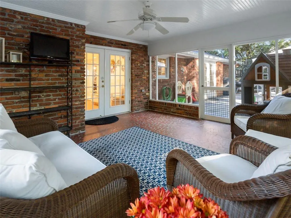 4735 Huntley Drive, Atlanta, Georgia 30342, 4 Bedrooms Bedrooms, ,3 BathroomsBathrooms,Residential,Sold,4735 Huntley Drive,6796731