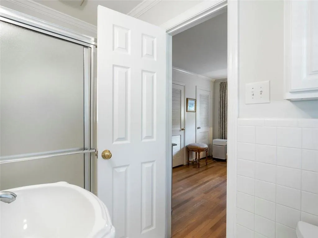 4735 Huntley Drive, Atlanta, Georgia 30342, 4 Bedrooms Bedrooms, ,3 BathroomsBathrooms,Residential,Sold,4735 Huntley Drive,6796731