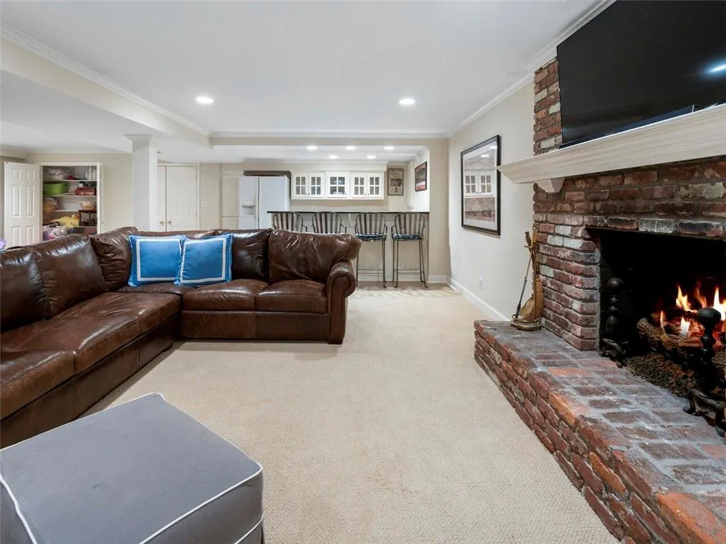 4735 Huntley Drive, Atlanta, Georgia 30342, 4 Bedrooms Bedrooms, ,3 BathroomsBathrooms,Residential,Sold,4735 Huntley Drive,6796731