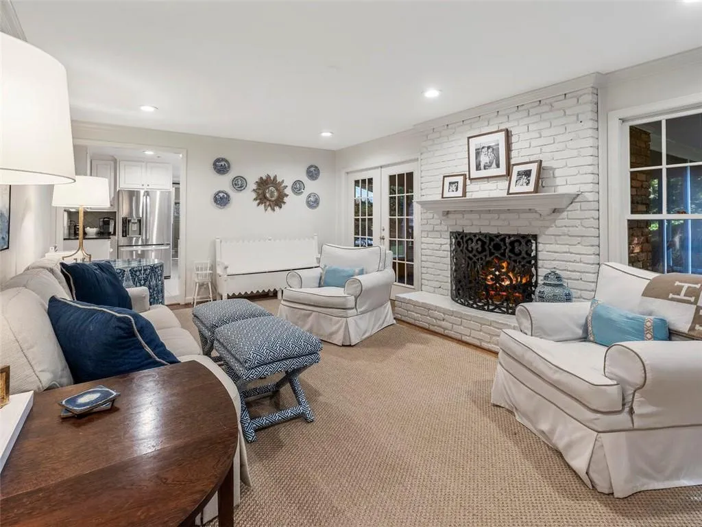 4735 Huntley Drive, Atlanta, Georgia 30342, 4 Bedrooms Bedrooms, ,3 BathroomsBathrooms,Residential,Sold,4735 Huntley Drive,6796731