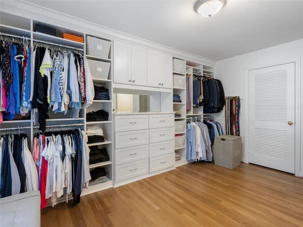 4735 Huntley Drive, Atlanta, Georgia 30342, 4 Bedrooms Bedrooms, ,3 BathroomsBathrooms,Residential,Sold,4735 Huntley Drive,6796731