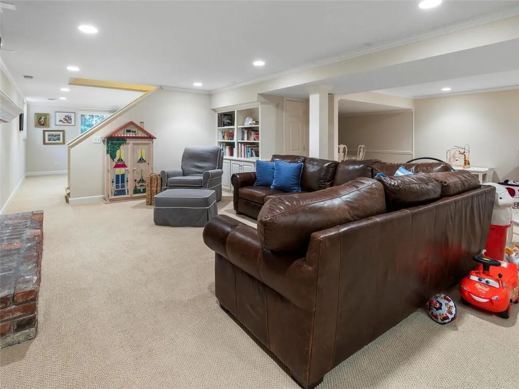 4735 Huntley Drive, Atlanta, Georgia 30342, 4 Bedrooms Bedrooms, ,3 BathroomsBathrooms,Residential,Sold,4735 Huntley Drive,6796731