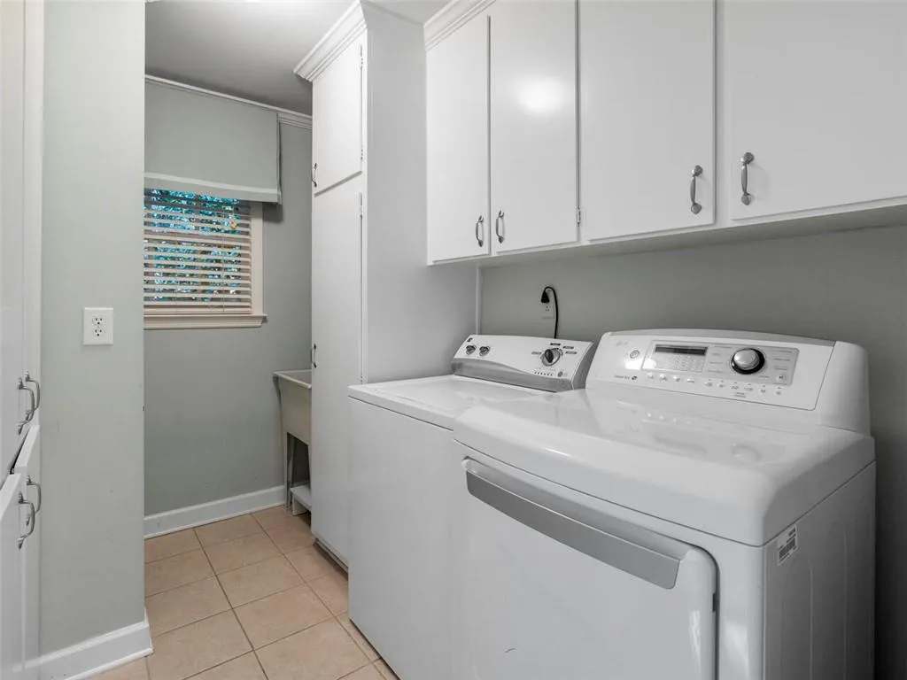 4735 Huntley Drive, Atlanta, Georgia 30342, 4 Bedrooms Bedrooms, ,3 BathroomsBathrooms,Residential,Sold,4735 Huntley Drive,6796731