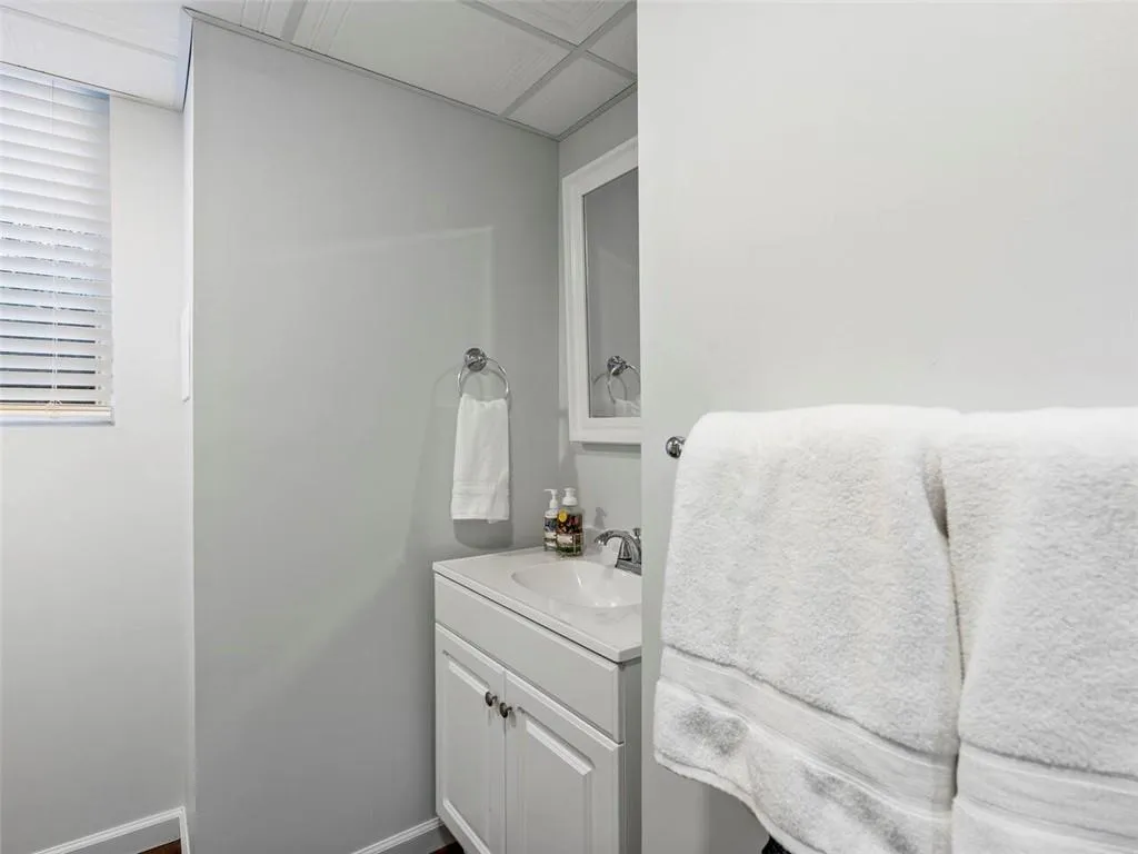 4735 Huntley Drive, Atlanta, Georgia 30342, 4 Bedrooms Bedrooms, ,3 BathroomsBathrooms,Residential,Sold,4735 Huntley Drive,6796731