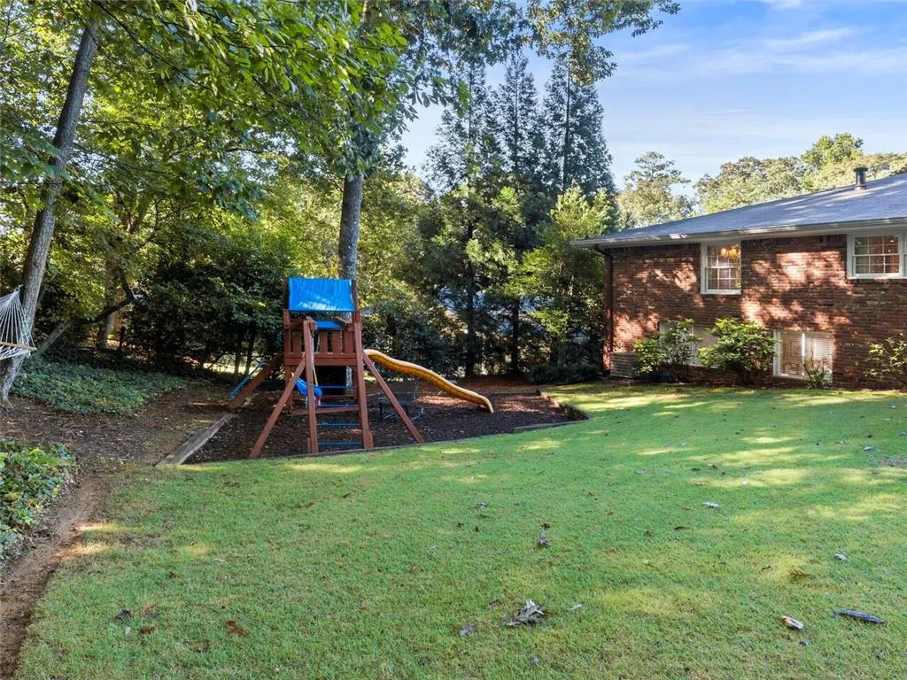 4735 Huntley Drive, Atlanta, Georgia 30342, 4 Bedrooms Bedrooms, ,3 BathroomsBathrooms,Residential,Sold,4735 Huntley Drive,6796731