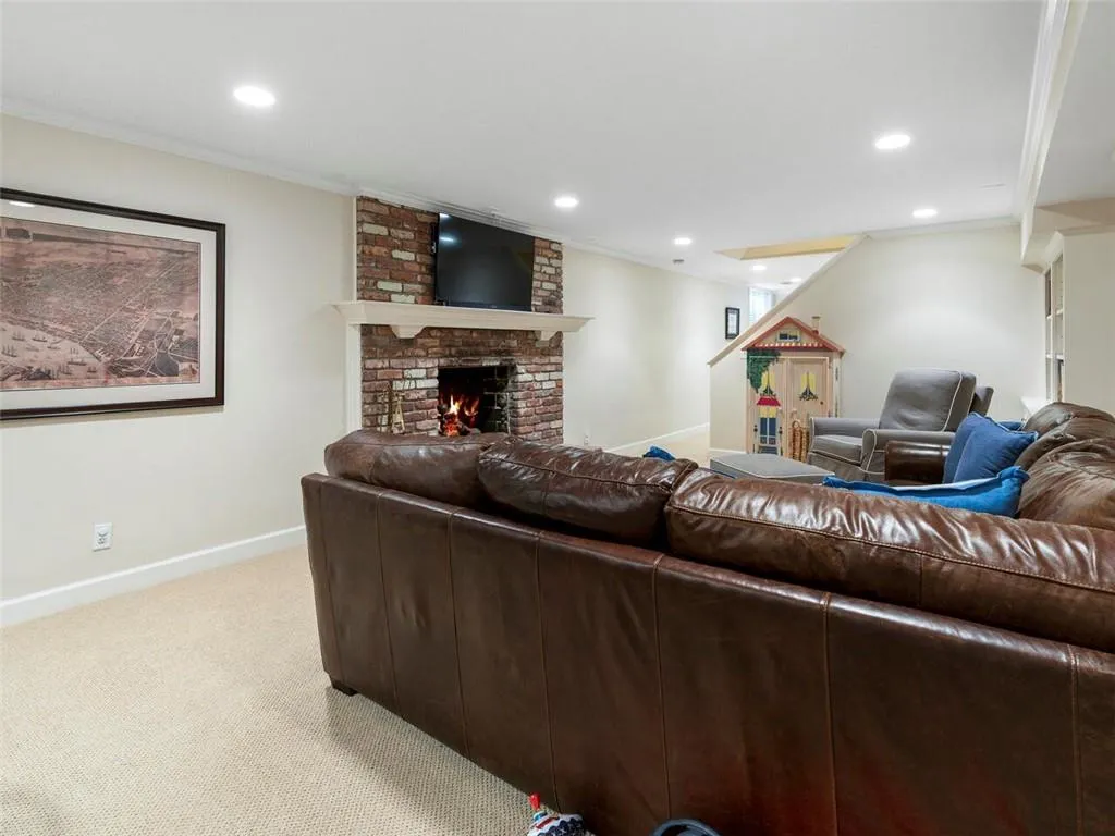 4735 Huntley Drive, Atlanta, Georgia 30342, 4 Bedrooms Bedrooms, ,3 BathroomsBathrooms,Residential,Sold,4735 Huntley Drive,6796731