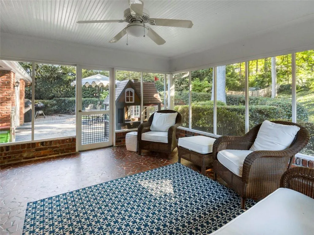 4735 Huntley Drive, Atlanta, Georgia 30342, 4 Bedrooms Bedrooms, ,3 BathroomsBathrooms,Residential,Sold,4735 Huntley Drive,6796731