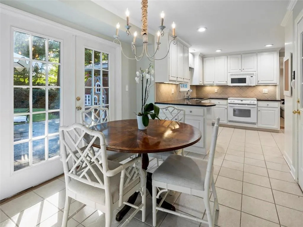 4735 Huntley Drive, Atlanta, Georgia 30342, 4 Bedrooms Bedrooms, ,3 BathroomsBathrooms,Residential,Sold,4735 Huntley Drive,6796731