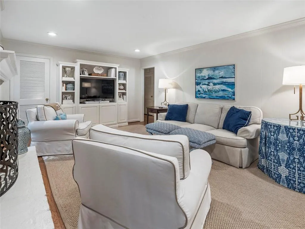 4735 Huntley Drive, Atlanta, Georgia 30342, 4 Bedrooms Bedrooms, ,3 BathroomsBathrooms,Residential,Sold,4735 Huntley Drive,6796731