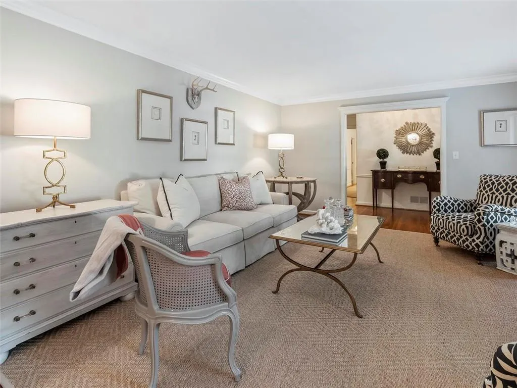 4735 Huntley Drive, Atlanta, Georgia 30342, 4 Bedrooms Bedrooms, ,3 BathroomsBathrooms,Residential,Sold,4735 Huntley Drive,6796731