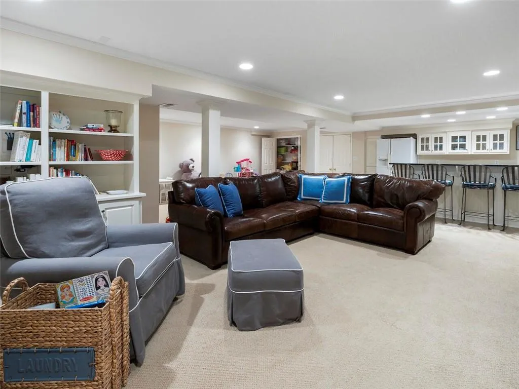 4735 Huntley Drive, Atlanta, Georgia 30342, 4 Bedrooms Bedrooms, ,3 BathroomsBathrooms,Residential,Sold,4735 Huntley Drive,6796731