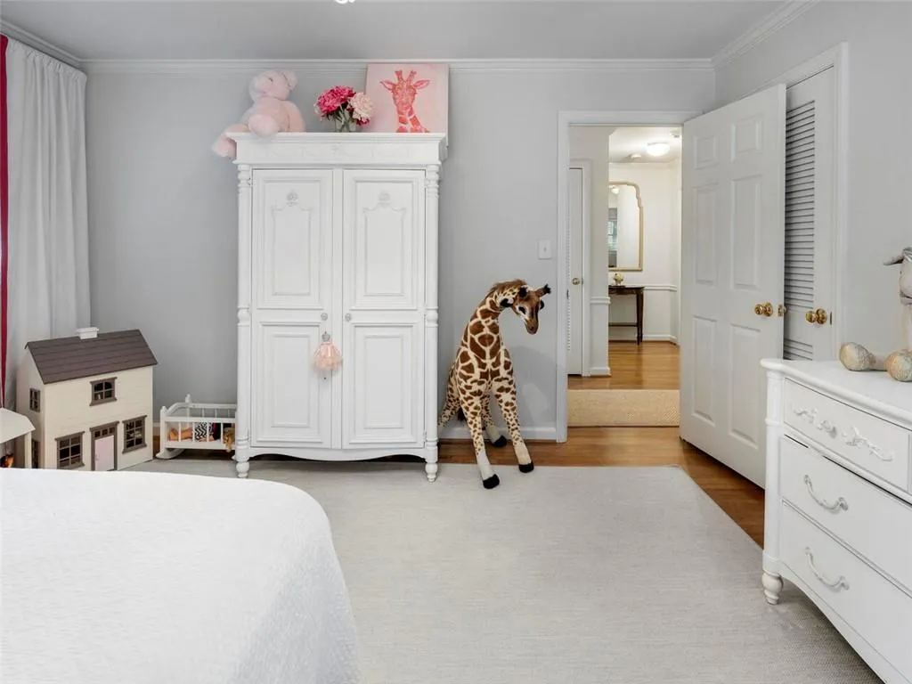 4735 Huntley Drive, Atlanta, Georgia 30342, 4 Bedrooms Bedrooms, ,3 BathroomsBathrooms,Residential,Sold,4735 Huntley Drive,6796731